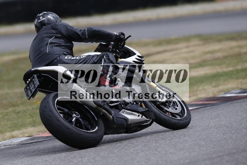 Archiv-2025/32 07.07.2025 Plüss Moto Sport ADR/Einsteiger/backside